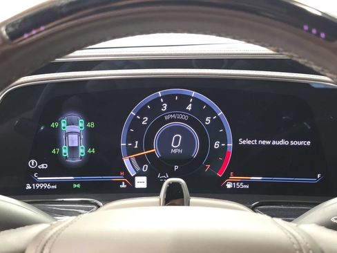 Used 2023 Cadillac Escalade ESV V AWD/4WD image 38