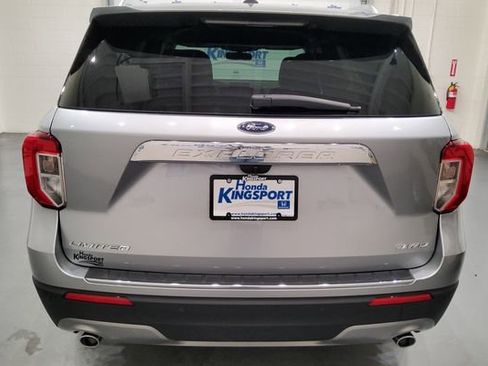 Used 2023 Ford Explorer Limited w/ Equipment Group 301A AWD/4WD image 11