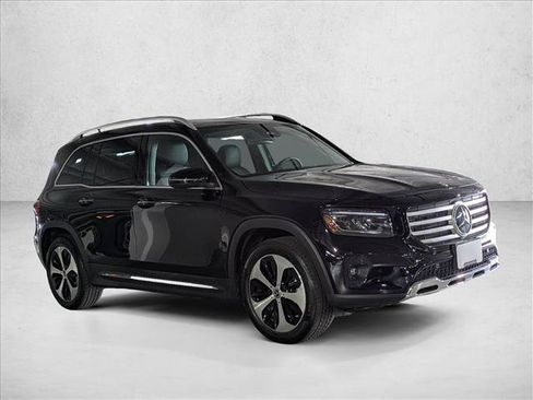 Used 2025 Mercedes-Benz GLB 250 image 6