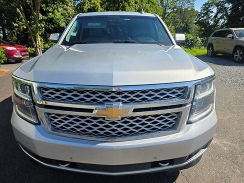 Used 2019 Chevrolet Tahoe LT w/ LT Signature Package AWD/4WD image 2