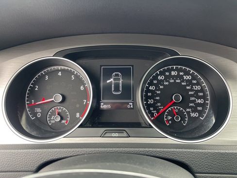 Used 2017 Volkswagen Golf S image 24