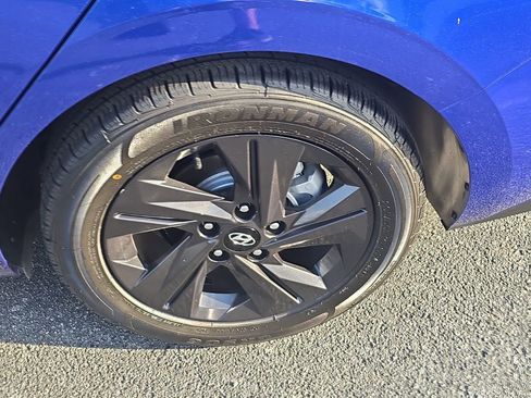 Used 2022 Hyundai Elantra SEL w/ Cargo Package image 7