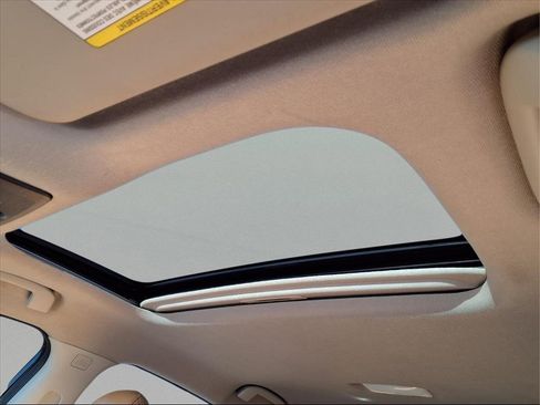 Used 2024 Nissan Sentra SV w/ SV Premium Package image 14