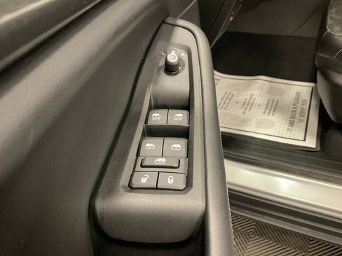 Used 2024 Jeep Grand Cherokee Altitude AWD/4WD image 12