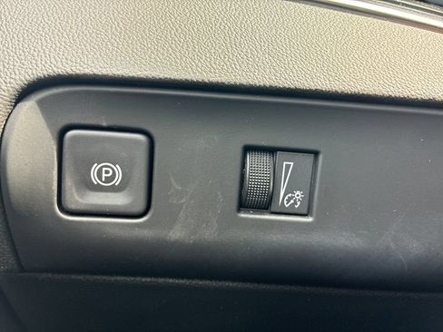 Used 2024 Buick Enclave Essence w/ Experience Buick Package AWD/4WD image 30