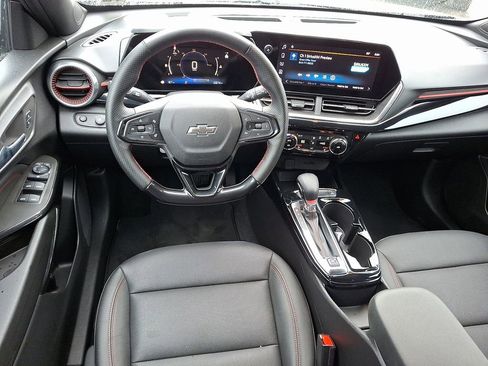 Used 2024 Chevrolet Trax RS w/ Driver Confidence Package image 16