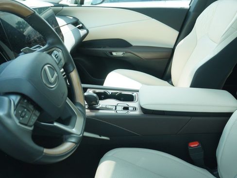 Used 2024 Lexus RX 350 Premium w/ Accessory Package (Z1) FWD image 8