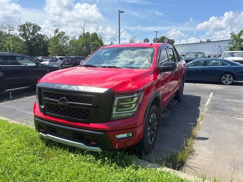 Used 2021 Nissan Titan PRO-4X w/ Pro-4x Utility Package AWD/4WD image 13