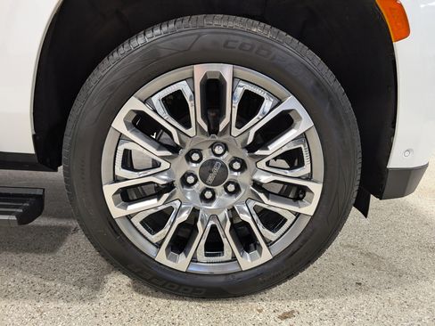 Used 2023 GMC Yukon XL Denali Ultimate image 14