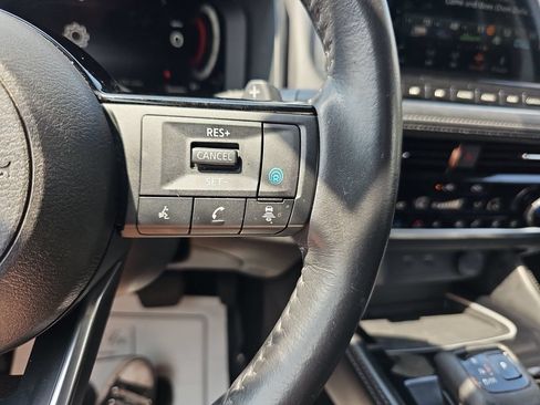 Used 2021 Nissan Rogue Platinum FWD image 18