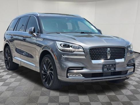 Used 2021 Lincoln Aviator Reserve w/ Equipment Group 210A AWD/4WD image 3