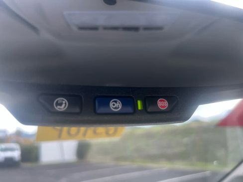 Used 2021 GMC Canyon Denali image 25