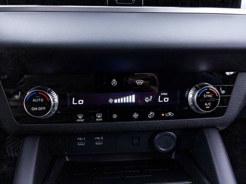 New 2026 Mitsubishi Outlander LE AWD/4WD image 17