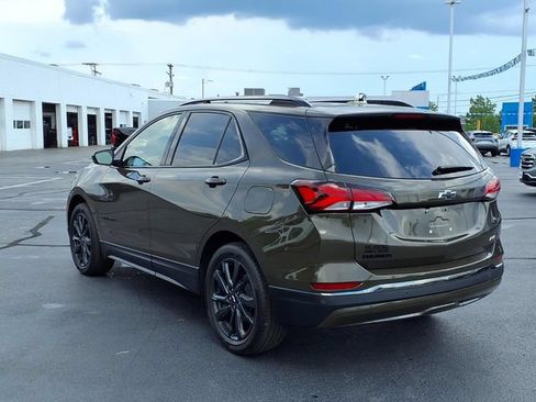 Used 2023 Chevrolet Equinox RS FWD image 2