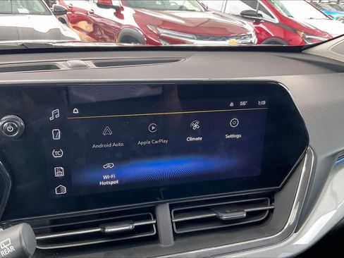 Certified 2025 Chevrolet Trax LT image 32