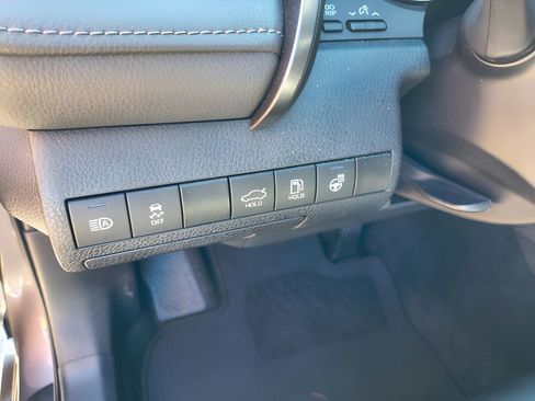 Used 2022 Toyota Camry XLE w/ Navigation Package image 15