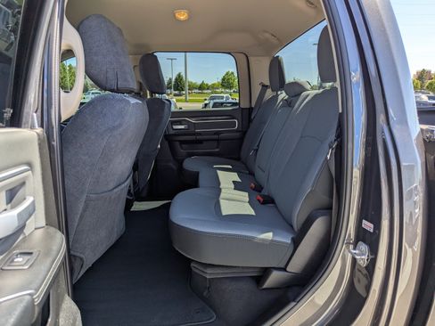 Used 2020 RAM 2500 Big Horn w/ Level 1 Equipment Group AWD/4WD image 29