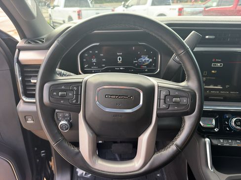 Used 2024 GMC Sierra 2500 Denali w/ Denali Reserve Package AWD/4WD image 17