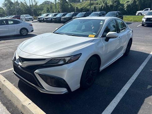 Used 2024 Toyota Camry XSE FWD image 3