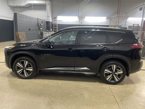 Certified 2023 Nissan Rogue SL w/ SL Premium Package AWD/4WD image 2