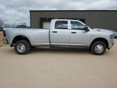 New 2026 RAM 3500 Tradesman AWD/4WD image 4