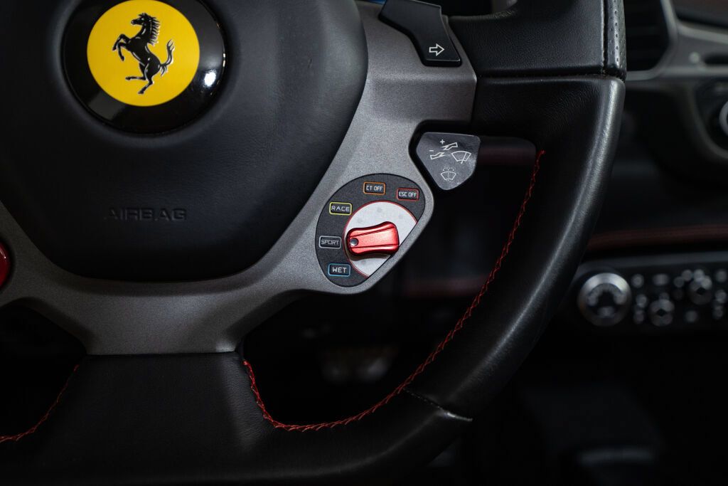 Used 2014 Ferrari 458 Spider RWD image 18