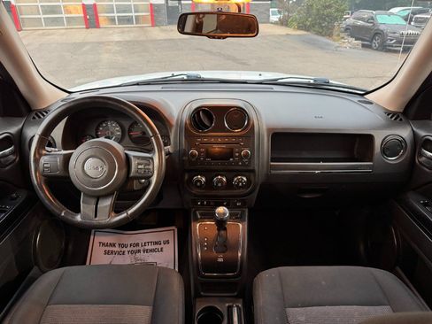 Used 2013 Jeep Patriot Latitude AWD/4WD image 21