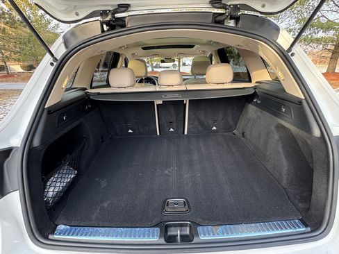 Used 2021 Mercedes-Benz GLC 300 4MATIC image 11