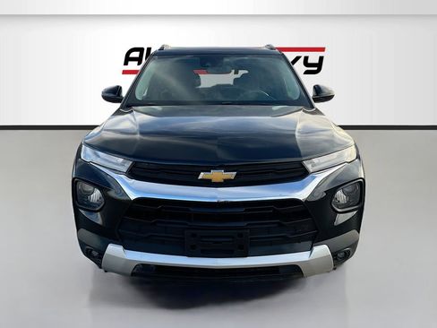 Used 2023 Chevrolet TrailBlazer LT w/ Convenience Package AWD/4WD image 2