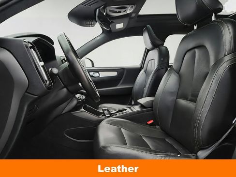 Used 2020 Volvo XC40 T5 Momentum AWD/4WD image 11