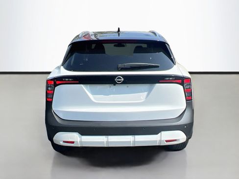 Used 2026 Nissan Kicks SV FWD image 6