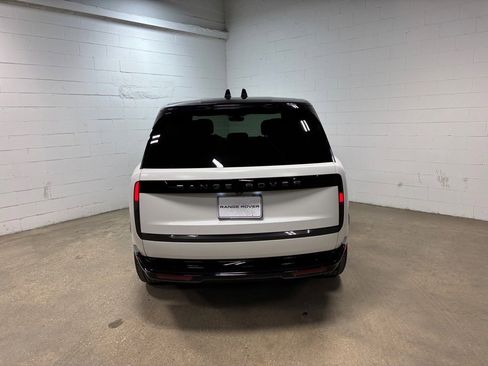 Used 2023 Land Rover Range Rover SE image 8