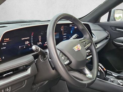 Used 2025 Cadillac XT4 Premium Luxury AWD/4WD image 9