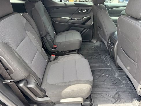 Used 2023 Chevrolet Traverse LT w/ Midnight/Sport Edition AWD/4WD image 15