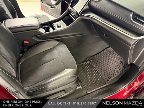 Used 2023 Jeep Grand Cherokee Altitude AWD/4WD image 44