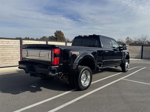 Used 2024 Ford F450 Platinum image 8