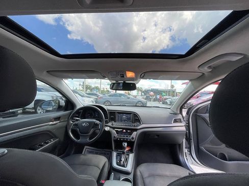 Used 2018 Hyundai Elantra Value Edition FWD image 11