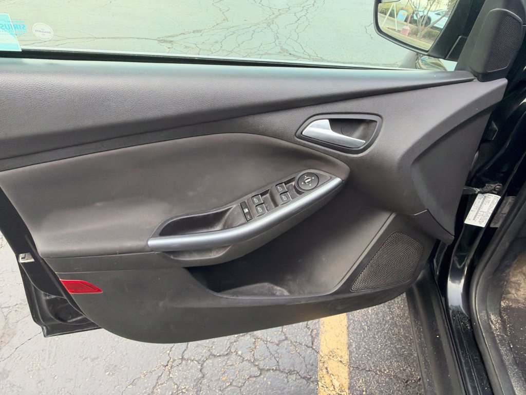 Used 2014 Ford Focus Titanium FWD image 13