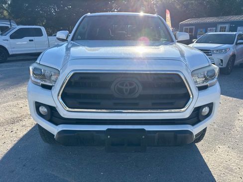 Used 2016 Toyota Tacoma SR5 w/ Towing Package image 2