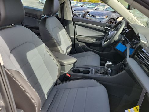 New 2026 Volkswagen Jetta SE FWD image 6