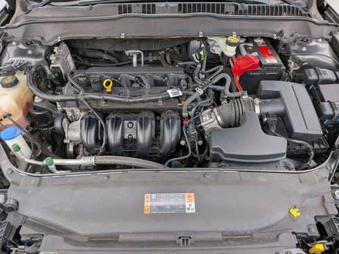 Used 2017 Ford Fusion SE FWD image 34