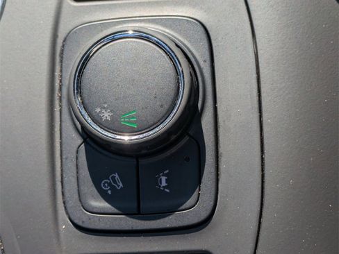 Used 2023 GMC Terrain SLT image 24