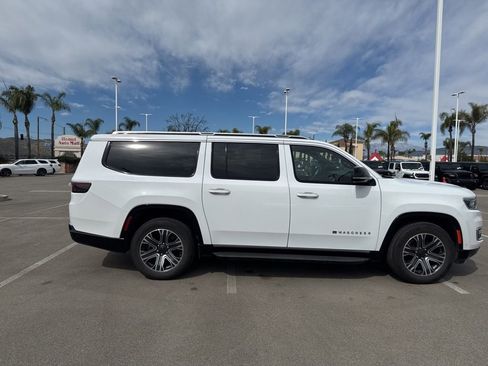 Used 2024 Jeep Wagoneer L Series II w/ Flexible Seating Group image 10