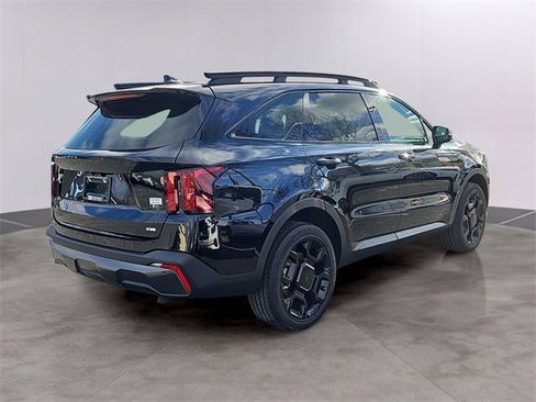 Certified 2025 Kia Sorento X-Line EX image 3