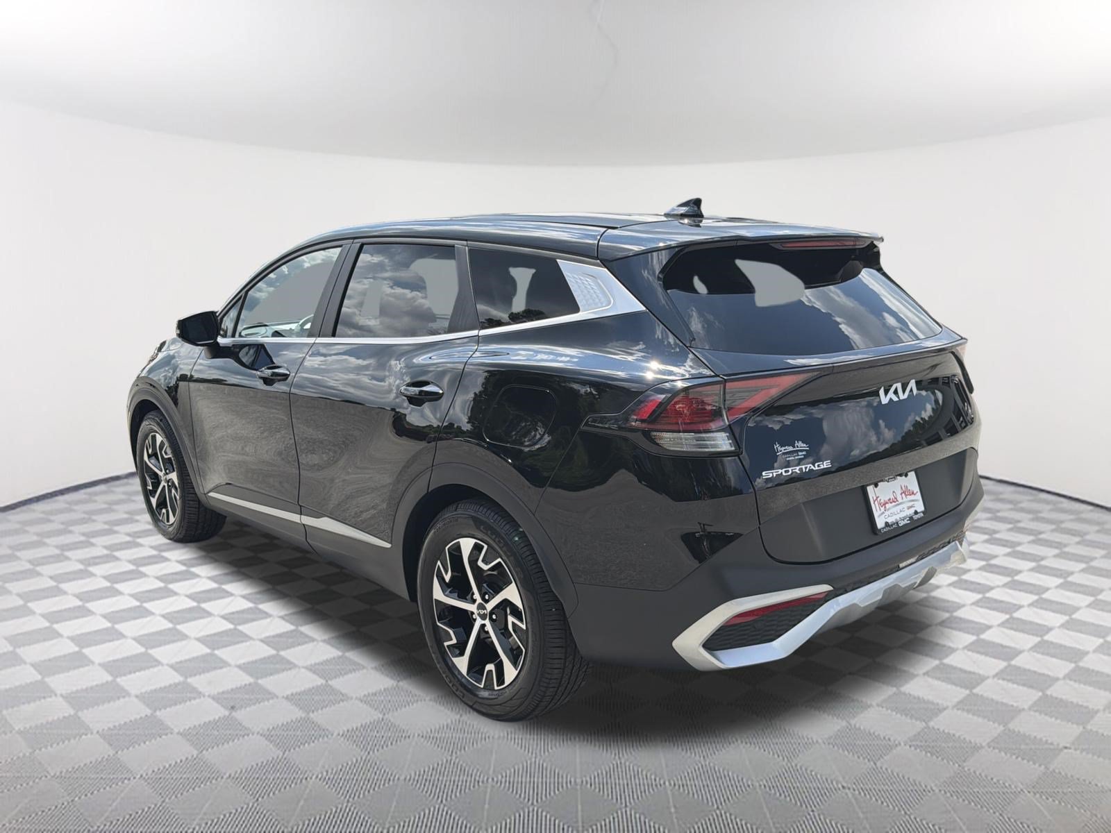 Used 2023 Kia Sportage EX FWD image 8