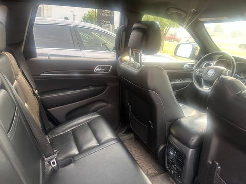Used 2018 Jeep Grand Cherokee Limited AWD/4WD image 23