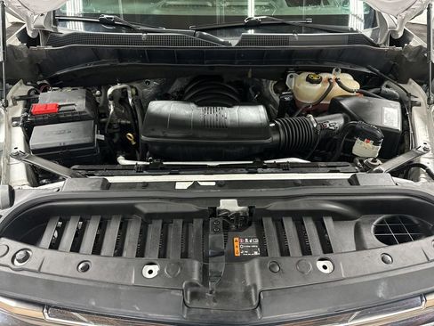 Used 2019 Chevrolet Silverado 1500 High Country w/ Technology Package image 43