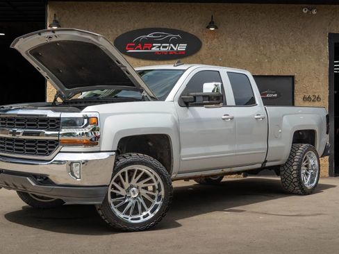 Used 2017 Chevrolet Silverado 1500 LT w/ All Star Edition AWD/4WD image 12
