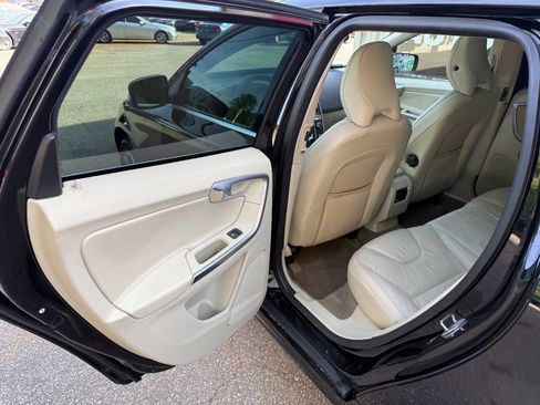 Used 2014 Volvo XC60 T6 AWD/4WD image 11