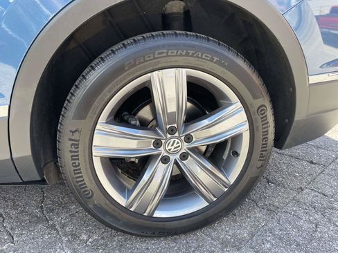 Used 2020 Volkswagen Tiguan SEL FWD image 30